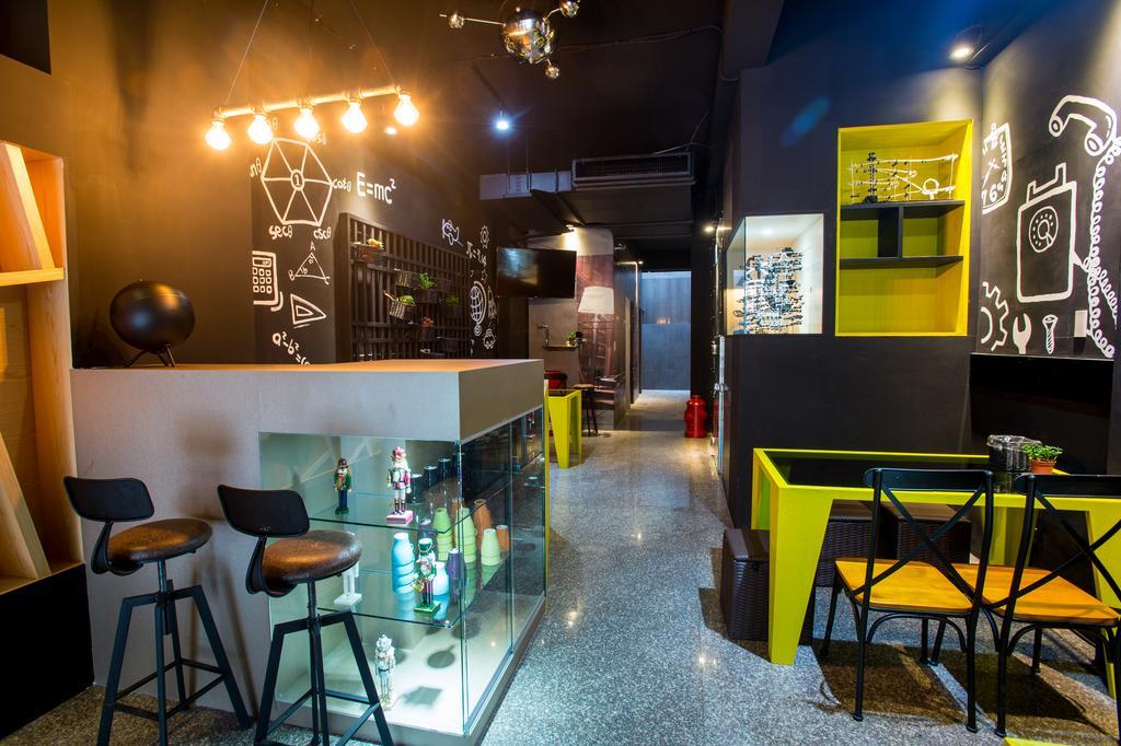 Just Walk Backpacker Hostel Hualien stad Exteriör bild
